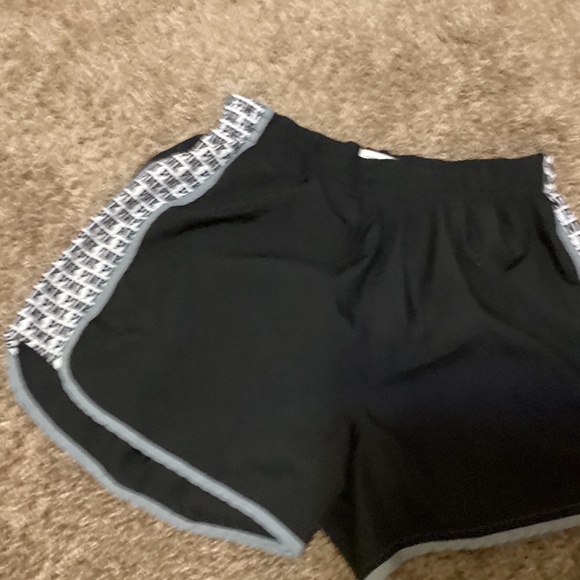 PINK SHORTS💕 - Picture 1 of 4